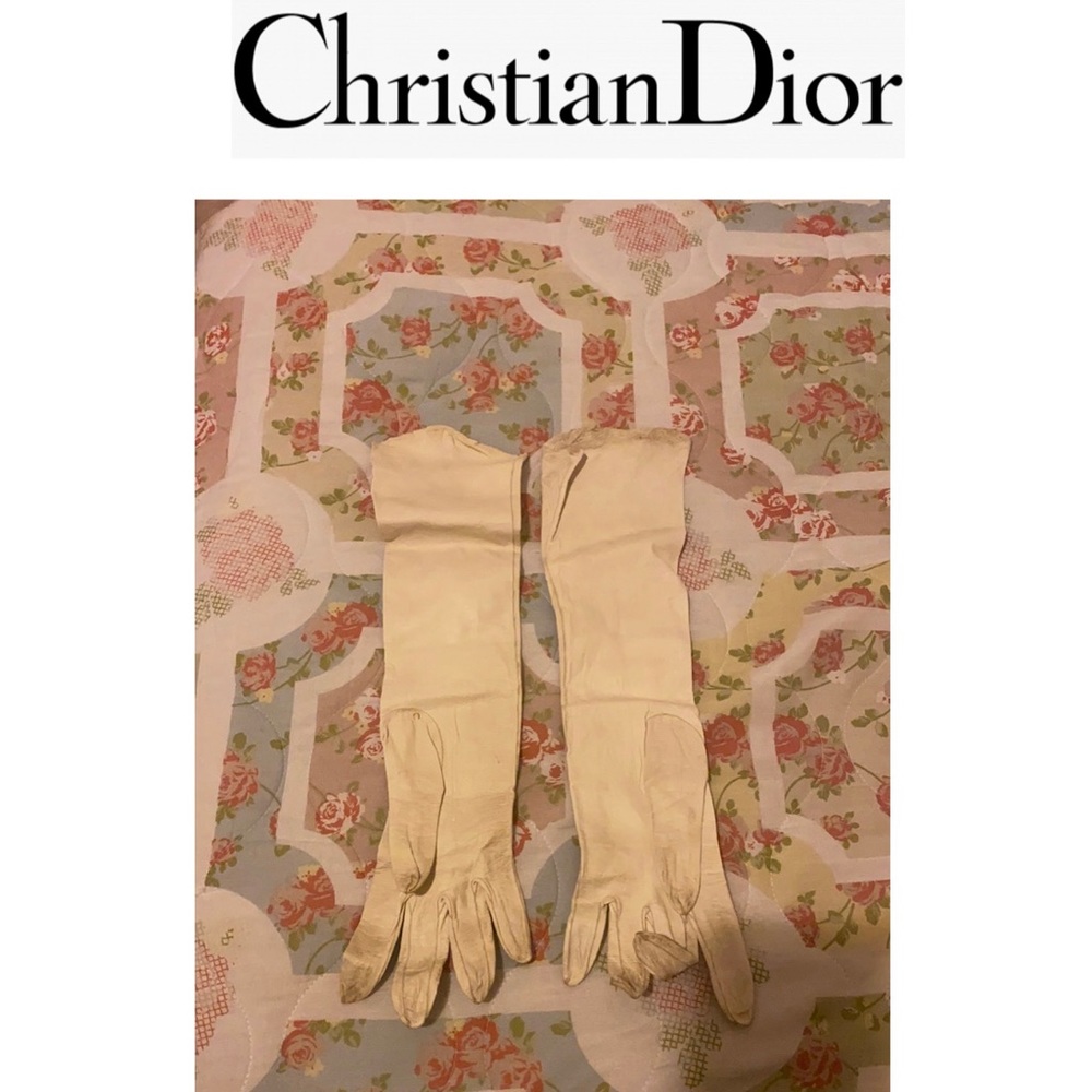 VINTAGE DIOR 💯% authentic cream leather gloves